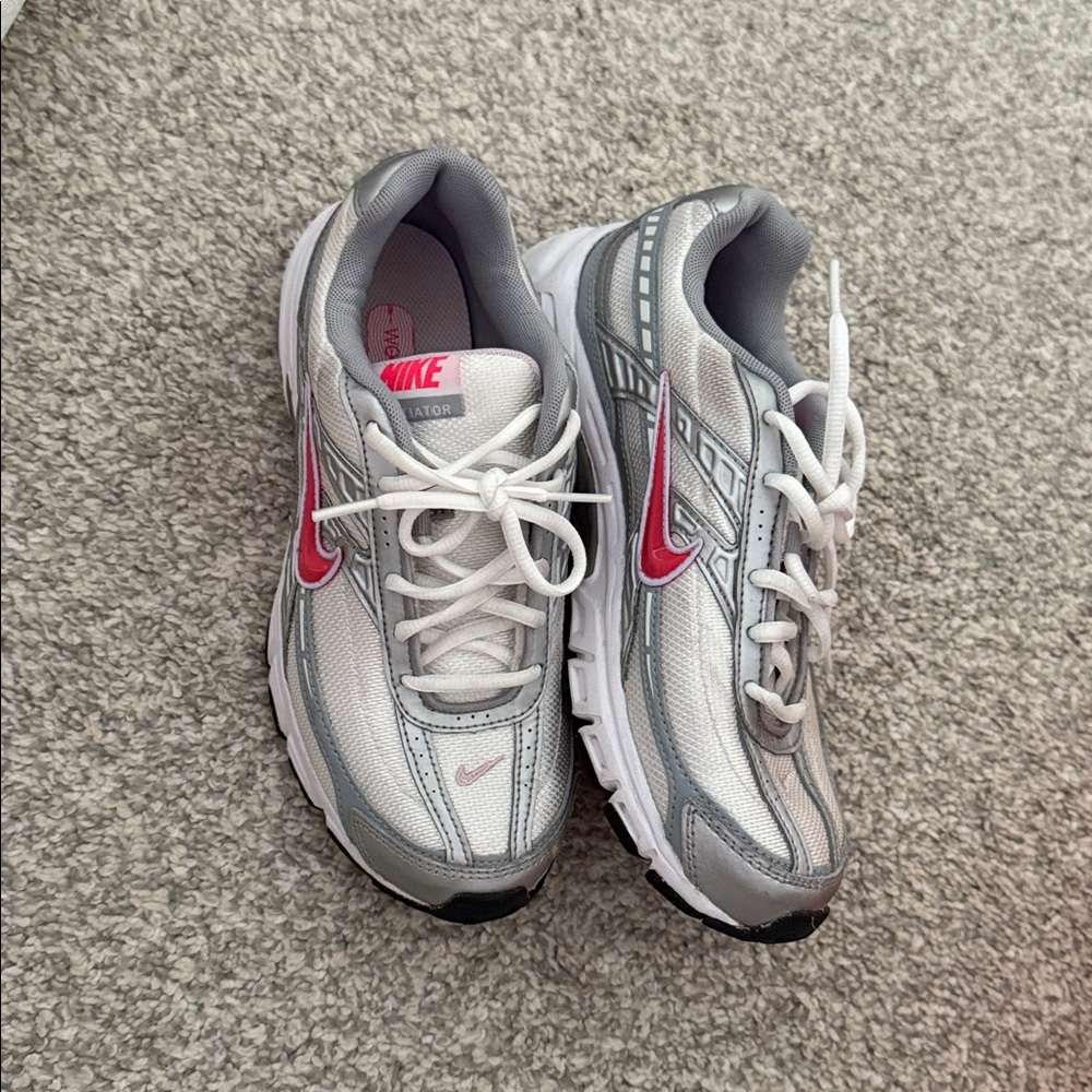 Nike Women’s Initiator